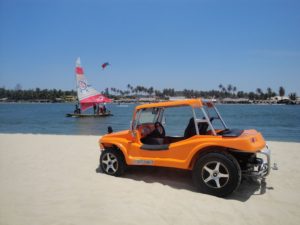 Cauype, um fiberglass Dune Buggy de estilo moderno. Como tirar uma boa foto, com praia e detalhes ao fundo