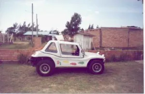 Buggy Look com capota de fibra e portas "asa de gaivota"