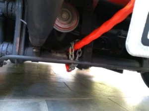 Corrente presa na suspensão do buggy e não no cambão