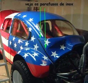 Parafusos de inox prendem a asa do Baja