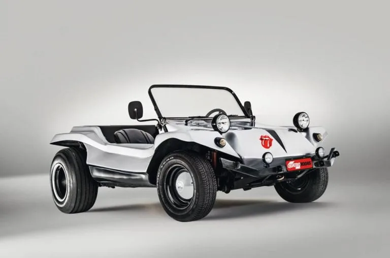 O Buggy Glaspac e as lanternas do jipe