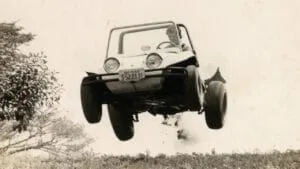 Buggy Tropy Kadron - Anísio Campos voando baixo na praia do Pepino